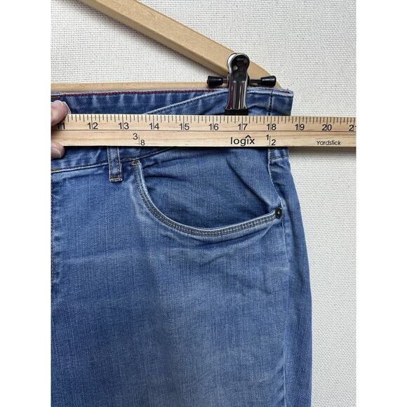 Mountain Khakis Women's Classic Fit Jeans Light Wash 14P Organic Cotton Soft - Picture 5 of 13